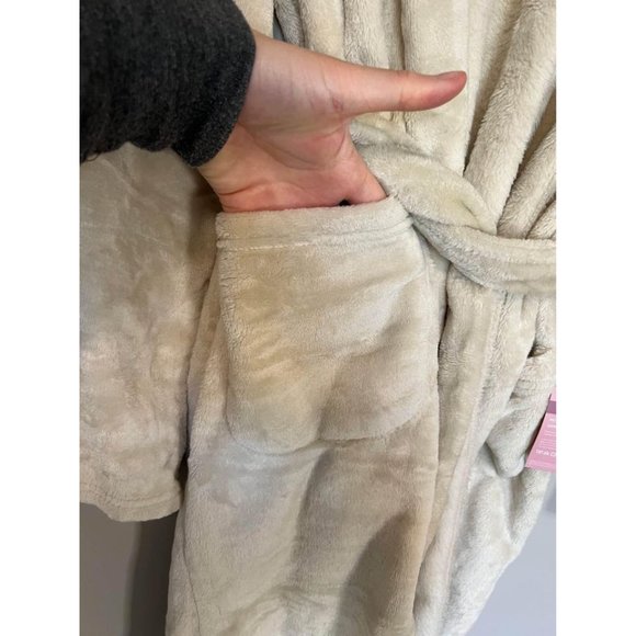 NWT - Fluffy Robe - Summer & Rose - Picture 10 of 14